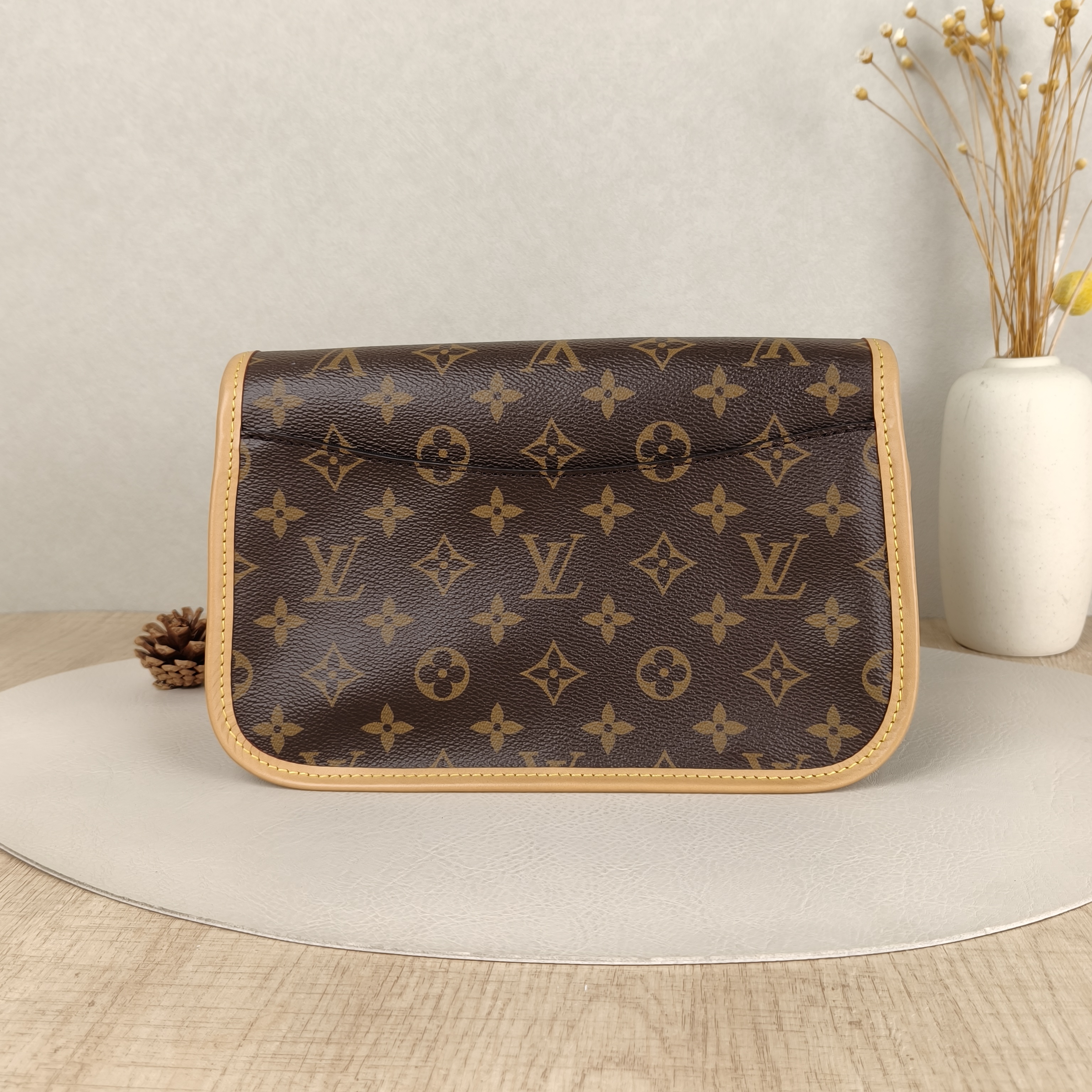 Louis Vuitton Crossbody Bag Diane Baguette Bag Shoulder Strap PVC Small24 × 9 × 15 cm — cover view 5 of 5