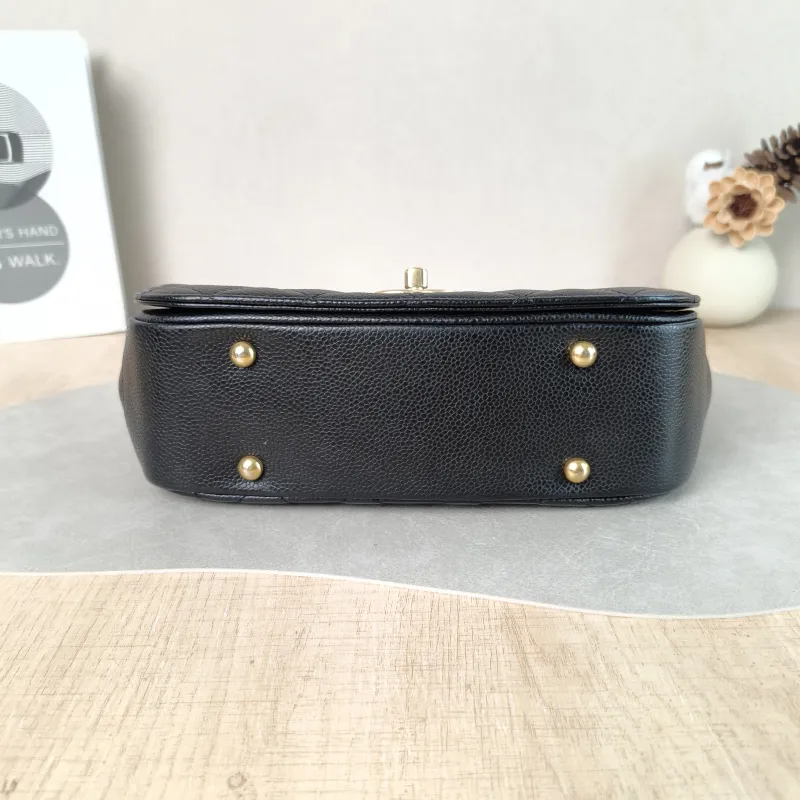 Chanel Crossbody Bag Crossbody Bag Black Calfskin One Size 24 × 8 × 16 cm 24 — cover view 2 of 5