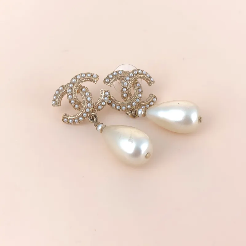Chanel Earrings c Pearl Earrings Gold One Size — cover view 7 of 8