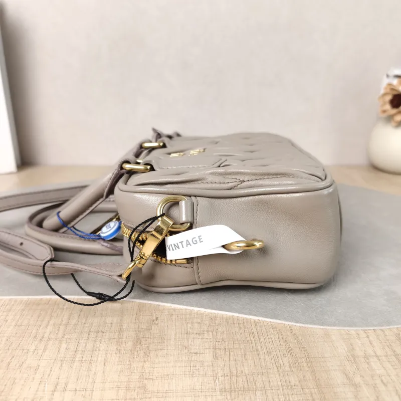 Miumiu Top Handle Bag Arcadie MatelasséCollection Edition Grey Lambskin Small 19 × 6 × 13 cm — detail view 5 of 11