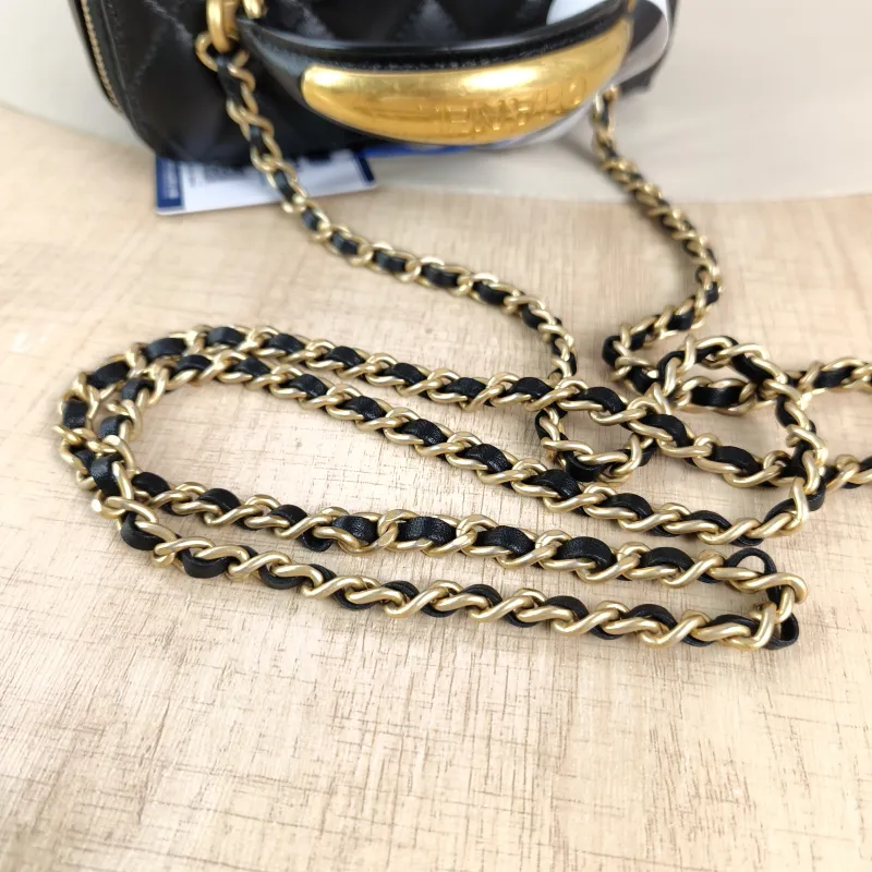 Chanel Crossbody Bag Edition Black with Gold-Tone Hardware Lambskin Mini 16 × 8 × 9.5 cm — detail view 5 of 14