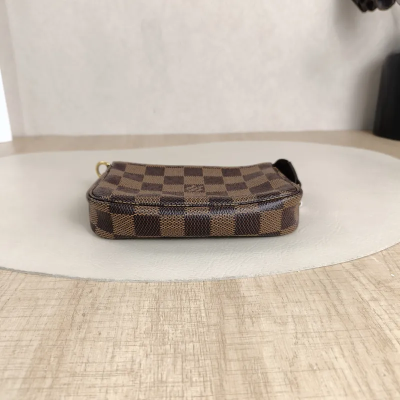 Louis Vuitton Clutch Mini Pochette Accessoires PV Cmini15.5 × 4 × 10.5 cm — cover view 3 of 5