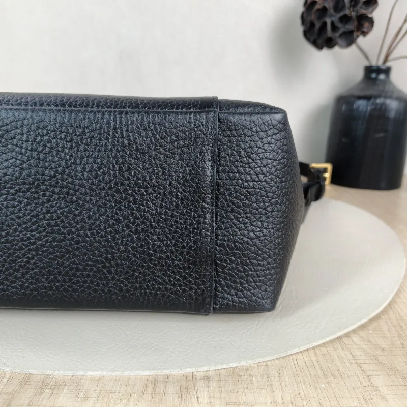 DIOR Top Handle Bag Signature Bucket Bag Black Calfskin Small 21 × 11 × 19 cm — detail view 4 of 10