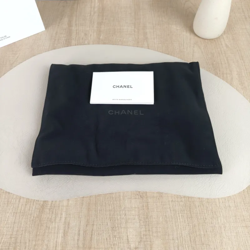 Chanel Crossbody Baglp Box Bag Top Handle Crossbody Bag White Black One Size19.5 × 5 × 17 cm — detail view 5 of 12