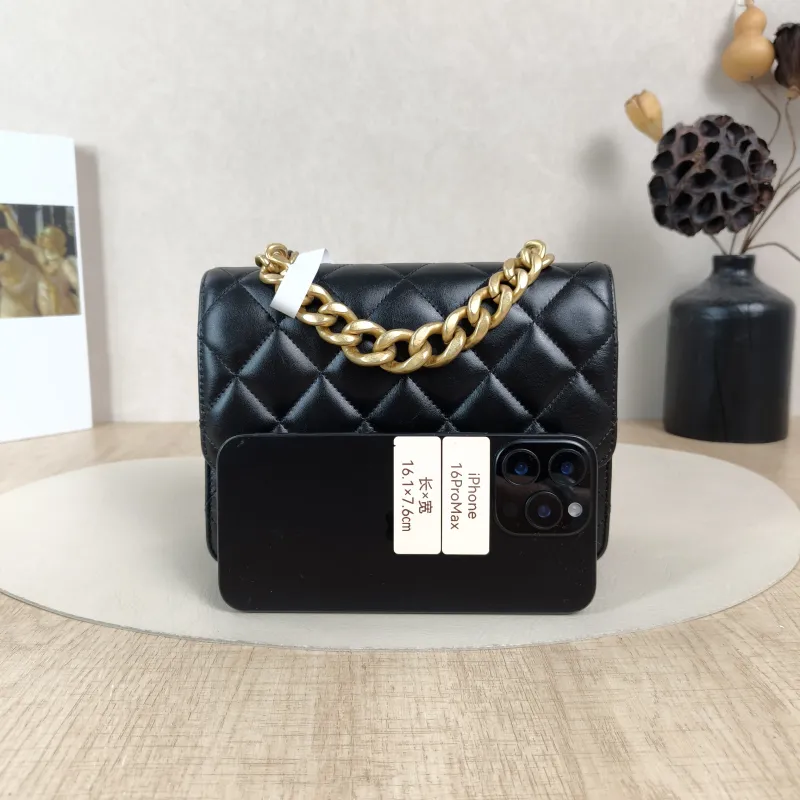 Chanel Crossbody Bag Crossbody Bag Black Lambskin One Size19.5 × 4 × 14.5 cm — cover view 5 of 5