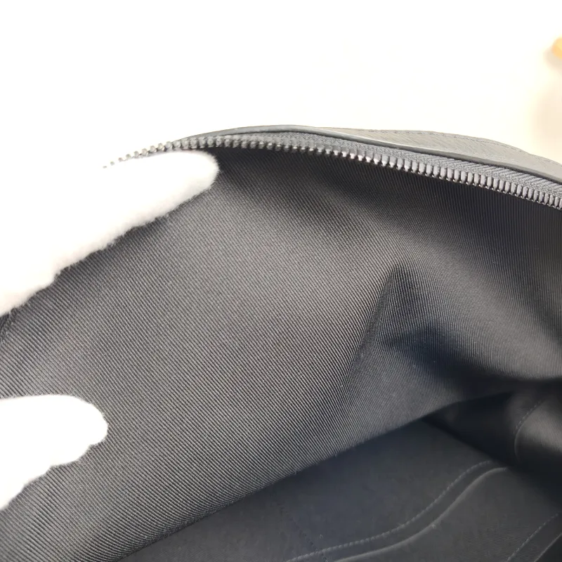 Louis Vuitton Backpack Discovery Backpack Black Calfskin Small 29 × 20 × 38 cm — detail view 2 of 12