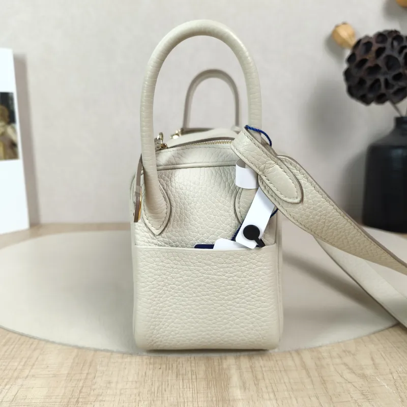 Hermès Crossbody Bag Lindy Mini 198LB eton TC Calfskinmini19 × 9.5 × 13 cm — detail view 11 of 12