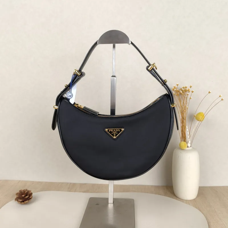 PRADA Shoulder Bag Arqué Black Nylon Small22.5 × 6 × 18.5 cm