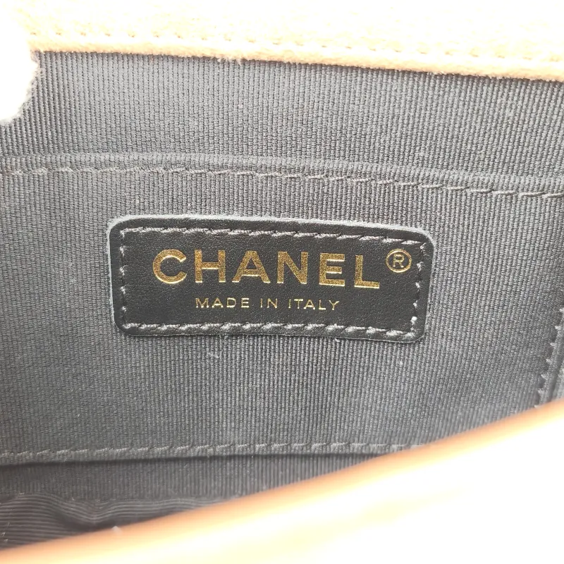 Chanel Crossbody Bag Edition Pink Suede 19 × 5 × 13.5 cm — detail view 12 of 13