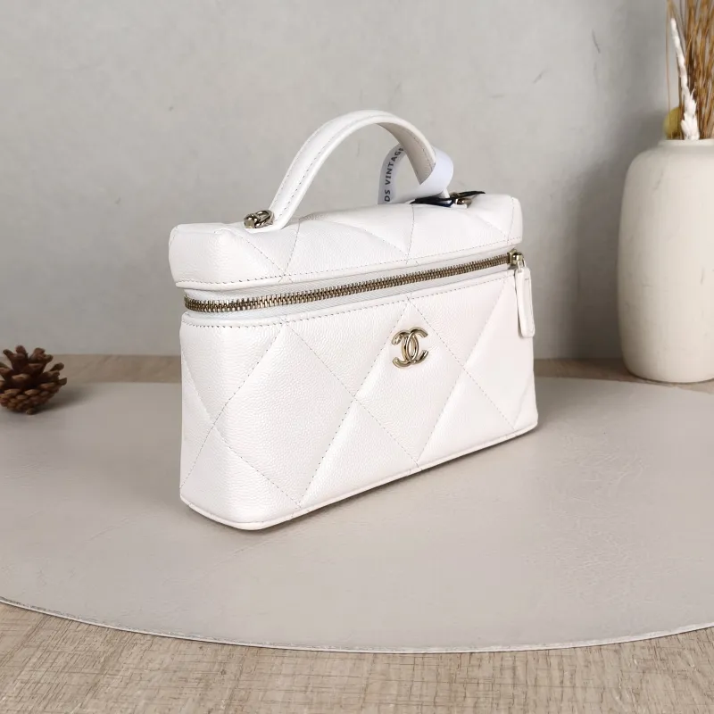 Chanel Crossbody Baglp Box Bag Top Handle Crossbody Bag White Calfskin One Size19.5 × 5 × 17 cm — cover view 4 of 6