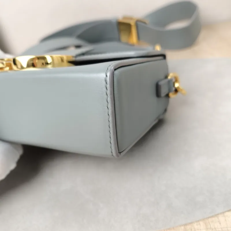 DIOR Crossbody Bag30Montaigne 30 Box Box Grey Calfskinmini17.5 × 5 × 11.5 cm — detail view 12 of 17