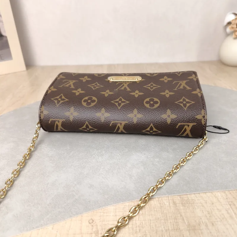 Louis Vuitton Crossbody Bag LILY Chain Bagwoc Monogram PVC 21 × 3.5 × 10.5 cm — detail view 5 of 10