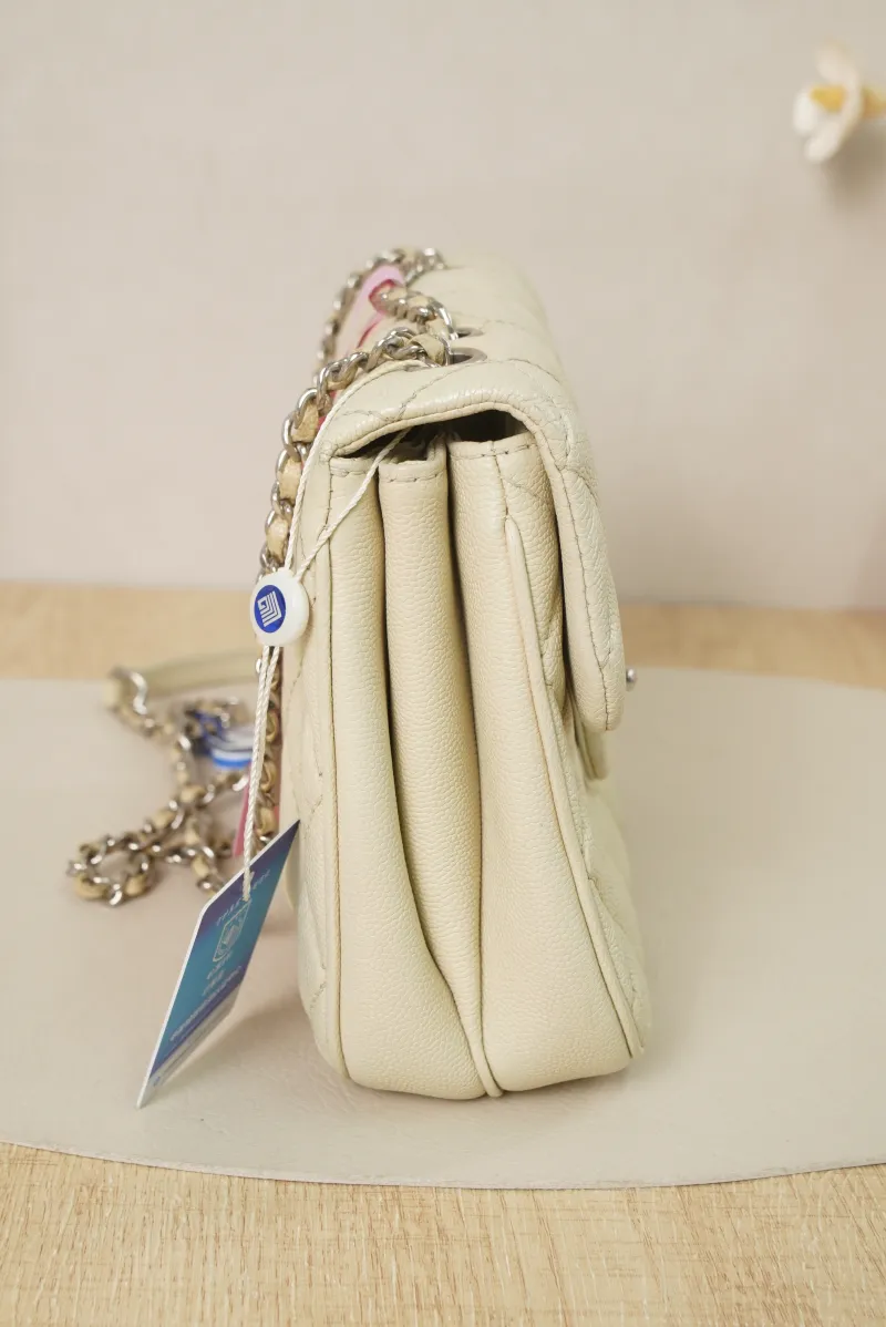Chanel Calfskin25 · 20 × 6 × 16 cm Conditioned · Conditioned — detail view 7 of 16