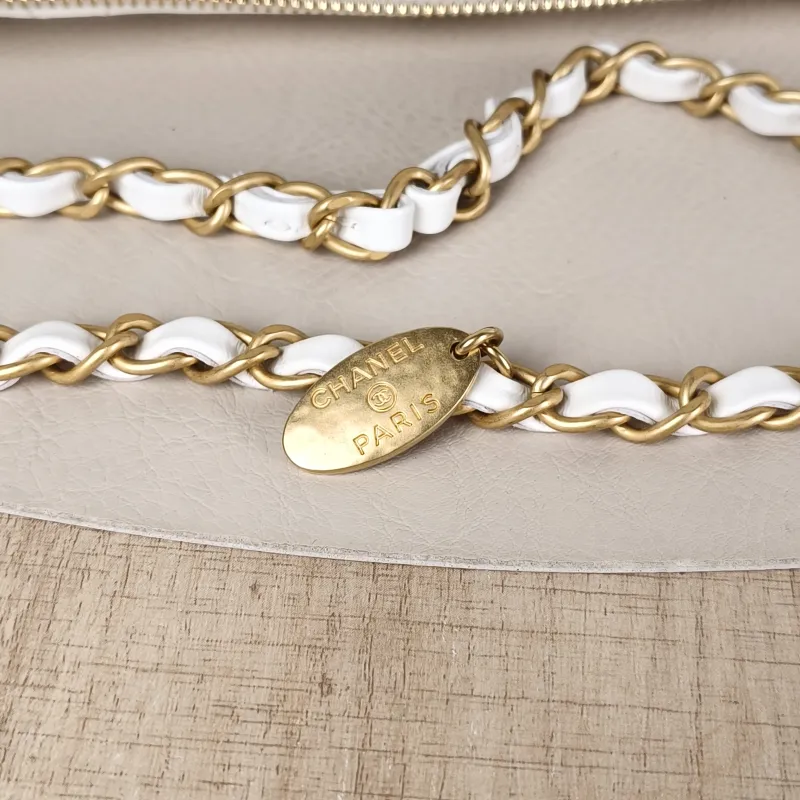 Chanel Shoulder Bag25s hobo White Lambskin Large32 × 6 × 20 cm — detail view 6 of 12