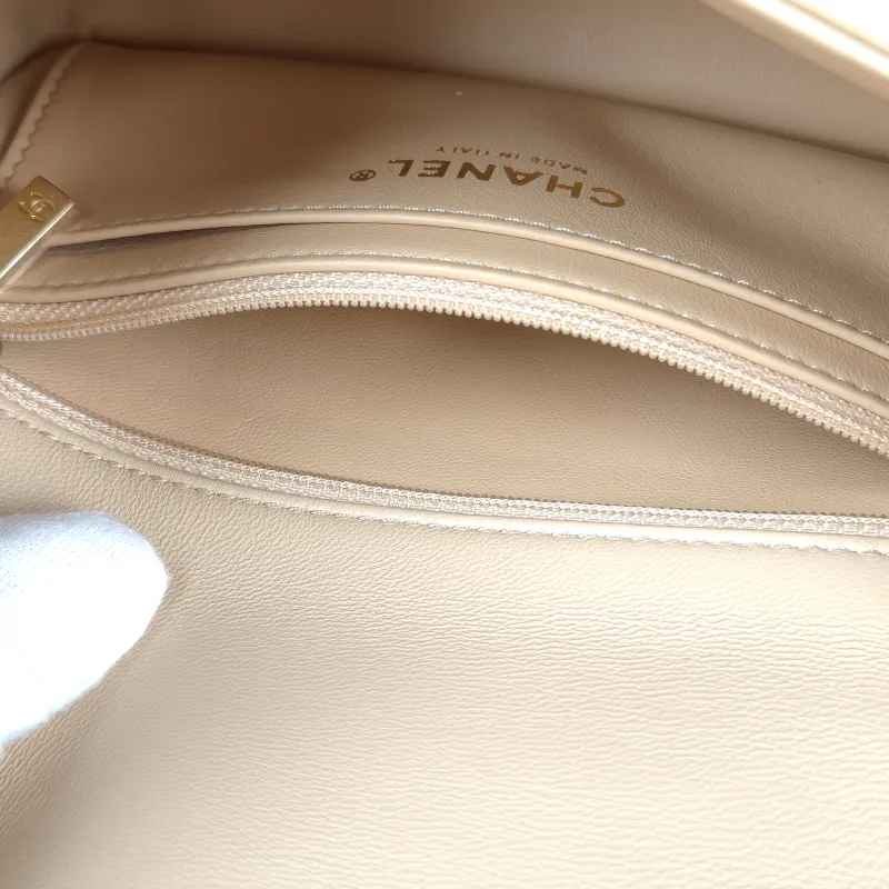 Chanel Crossbody Bag mini Lambskin mini20 × 6 × 12 cm — detail view 10 of 14