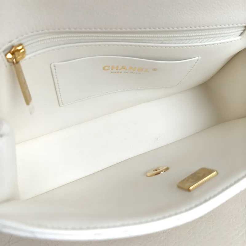 Chanel Crossbody Bag Handle White Grained Calfskin One Size 22 × 7 × 14 cm — detail view 11 of 13