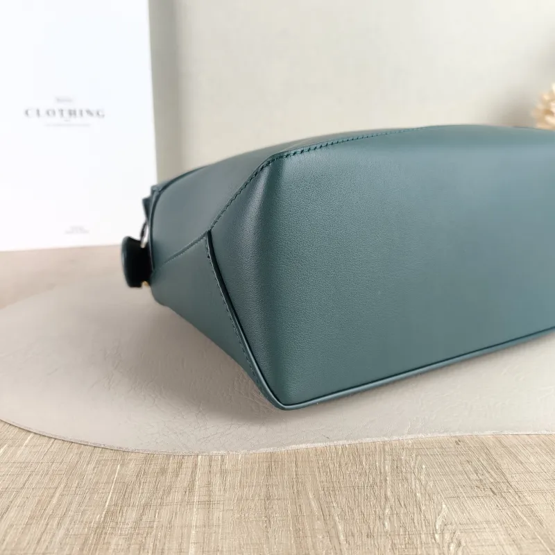 LOEWE Crossbody Bag Puzzle Green CC alfskin Small 24 × 10.5 × 16.5 cm — detail view 7 of 12