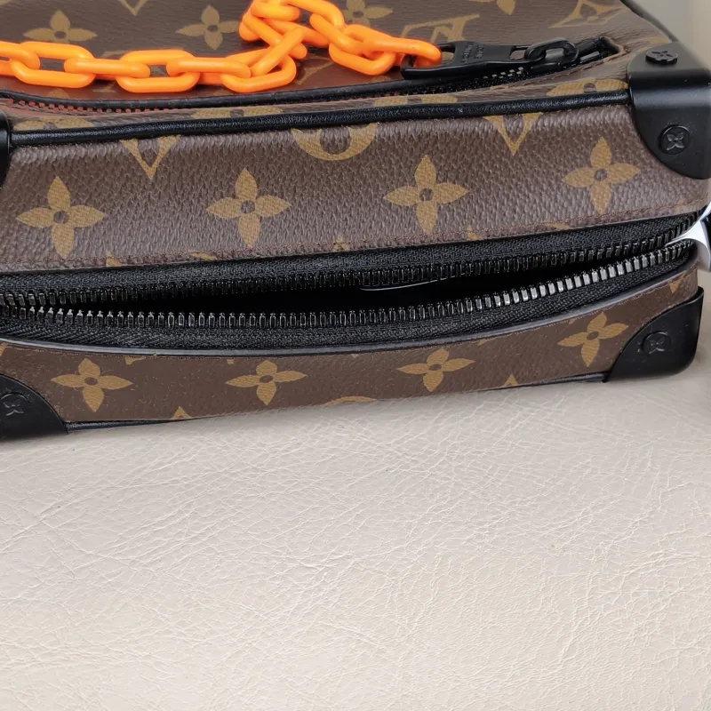 Louis Vuitton Crossbody Bag SOFT TRUNK Box Monogram PV Cmini18.5 × 8 × 13 cm — detail view 8 of 12