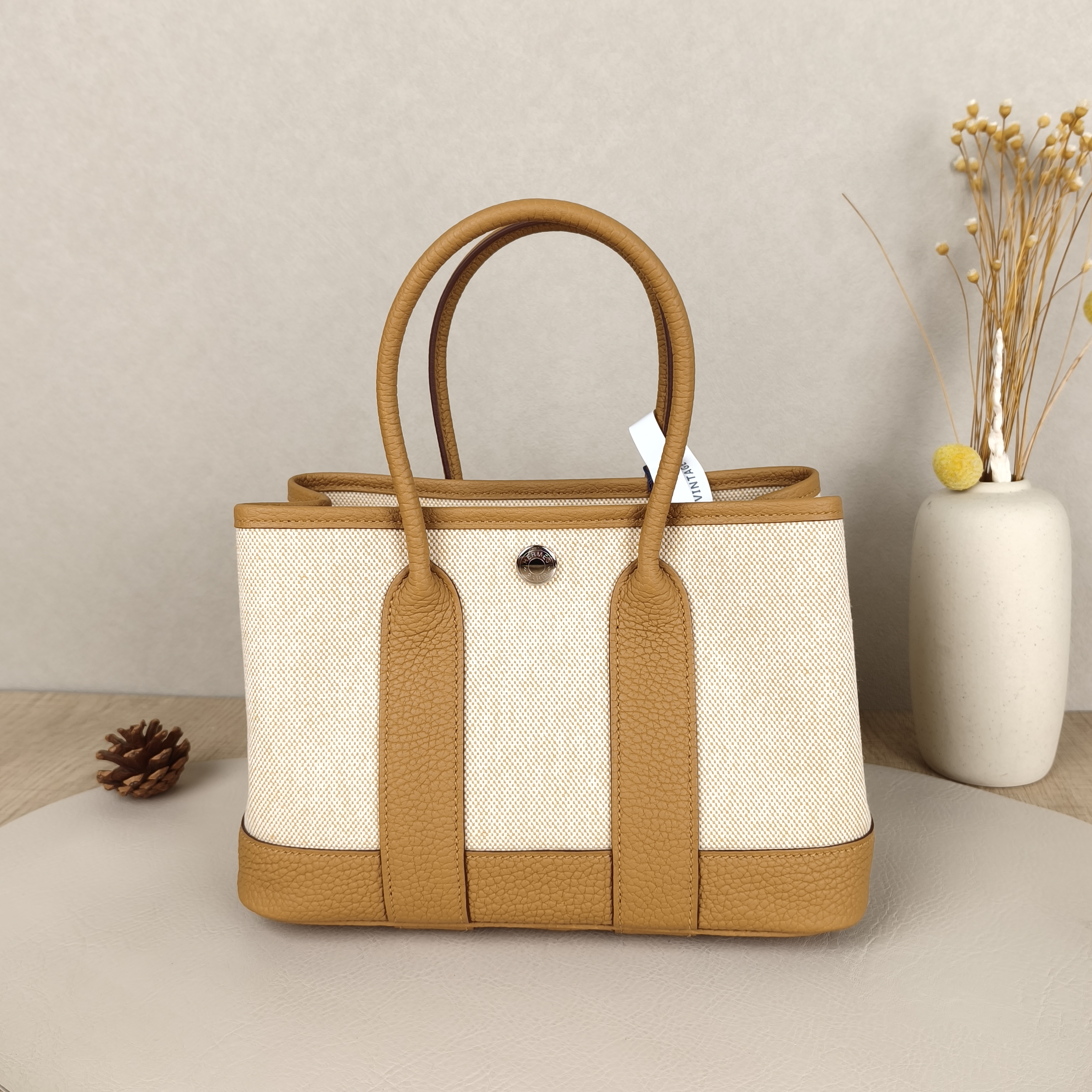 Hermès Top Handle Bag Neo Garden 23 Mini Beige2S Canvas · Negonda Calfskinmini23 × 10 × 16 cm — cover view 4 of 10