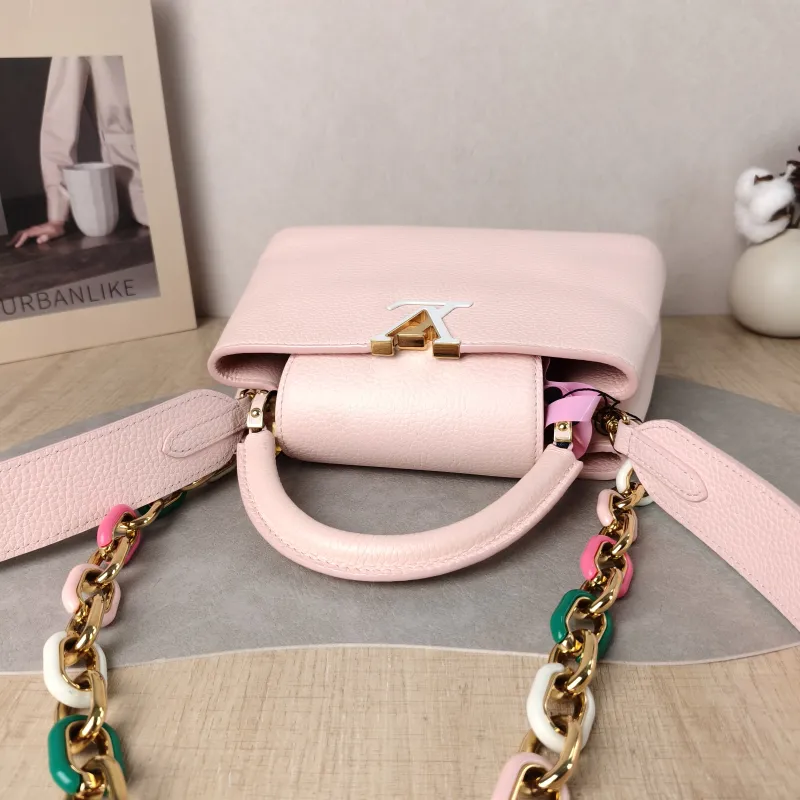Louis Vuitton Crossbody Bag Loop Grey Small 23 × 6 × 13 cm — detail view 3 of 12