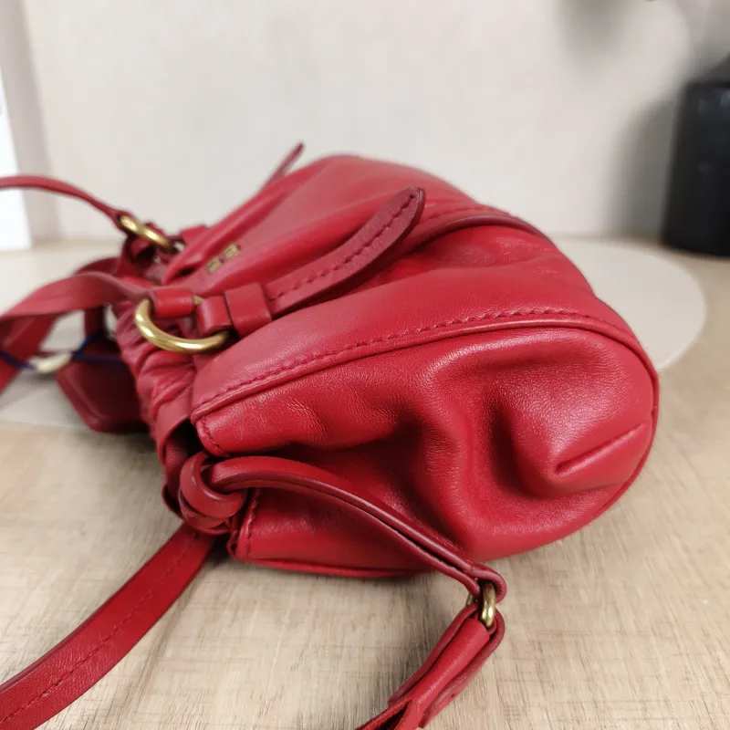 Miumiu Shoulder Bag Joie Shoulder Bag Red Lambskin 22 × 7 × 12 cm — detail view 2 of 11