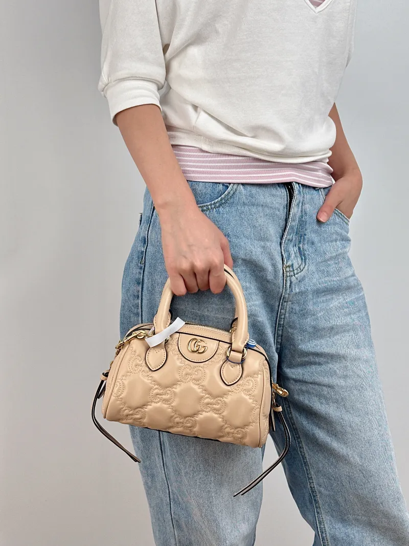 GUCCI Crossbody Bag GG matelasse Beige Calfskinmini19 × 11 × 13 cm — on-model view 3 of 4