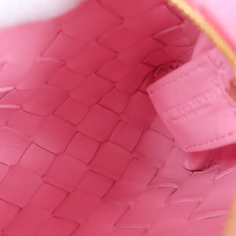 Bottega Veneta Crossbody Bag Loop Camera Bag Pink Lambskin Mini13 × 6 × 9 cm — detail view 1 of 9
