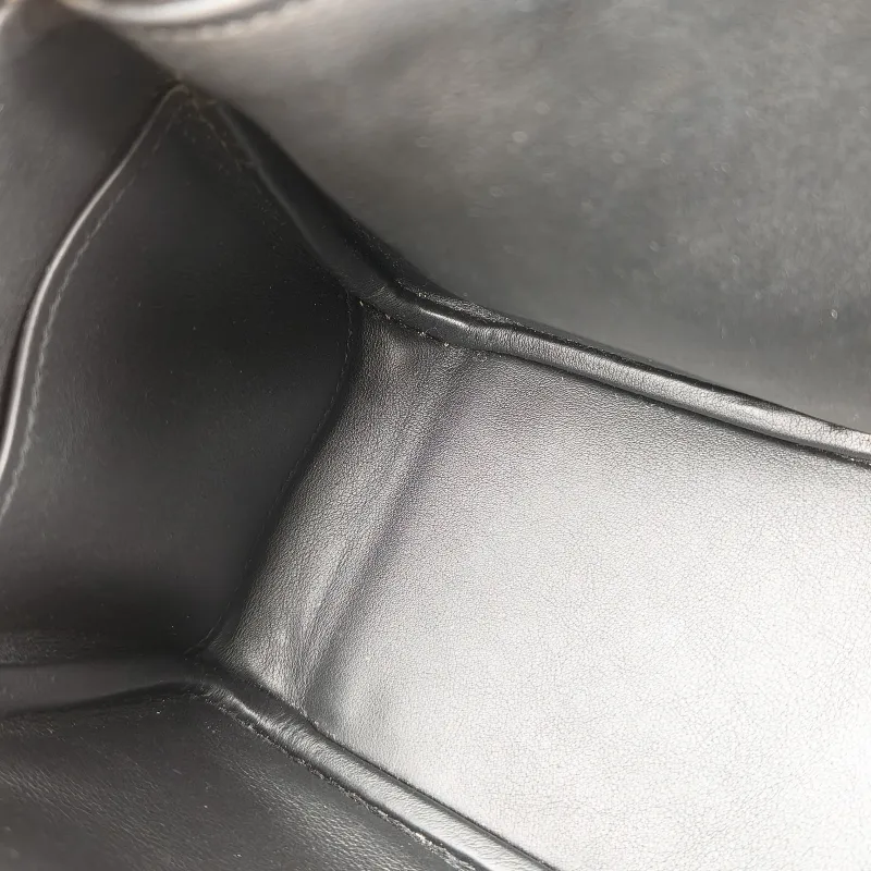 Hermès Crossbody Bag Lindy Mini 19 89Black TC Calfskin Mini 19 × 9.5 × 13 cm K — detail view 10 of 11