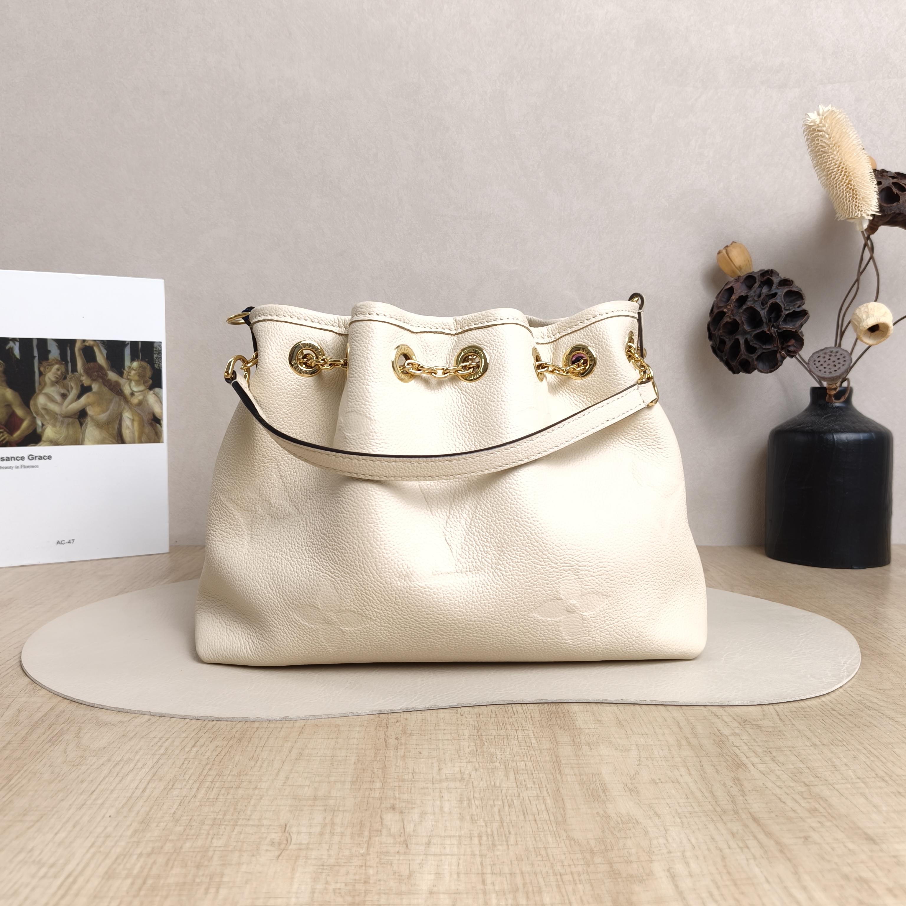 Louis Vuitton Crossbody Bag BUNDLE White Monogram Empreinte Embossed Calfskin Medium28 × 11.5 × 20 cm