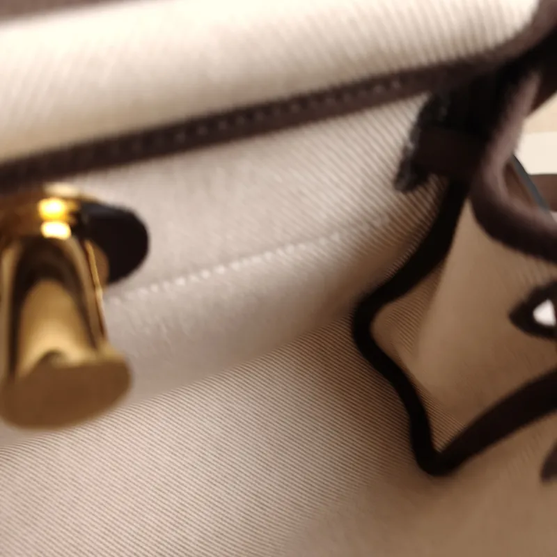 Hermès Crossbody Bag Herbag Zip 20 Beige Canvas Mini 20.5 × 7 × 16.5 cm k — detail view 9 of 10