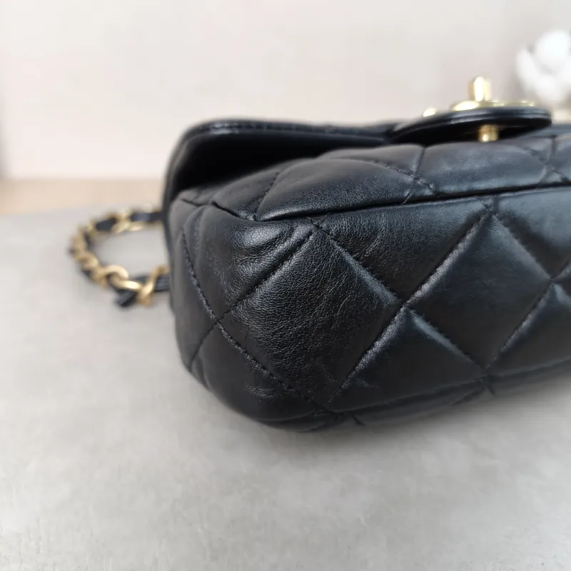 Chanel Crossbody Bag mini Black Lambskin One Size20 × 6 × 12 cm — detail view 6 of 12