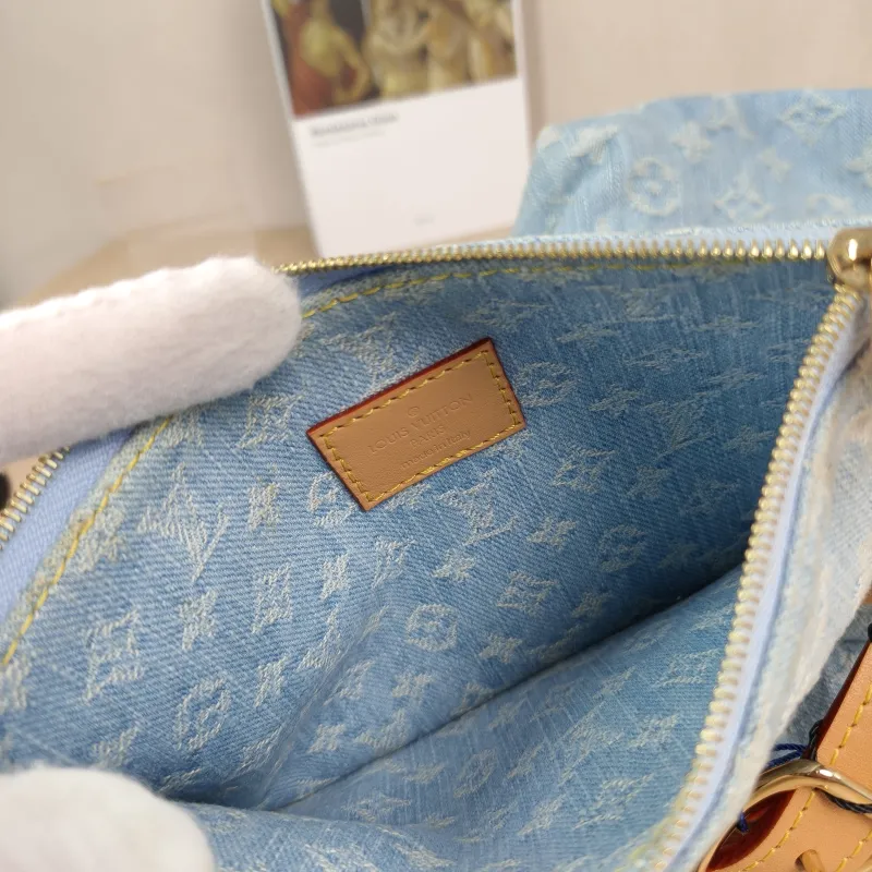 Louis Vuitton Crossbody Bag Carryall Blue Small29 × 12 × 24 cm — detail view 13 of 14