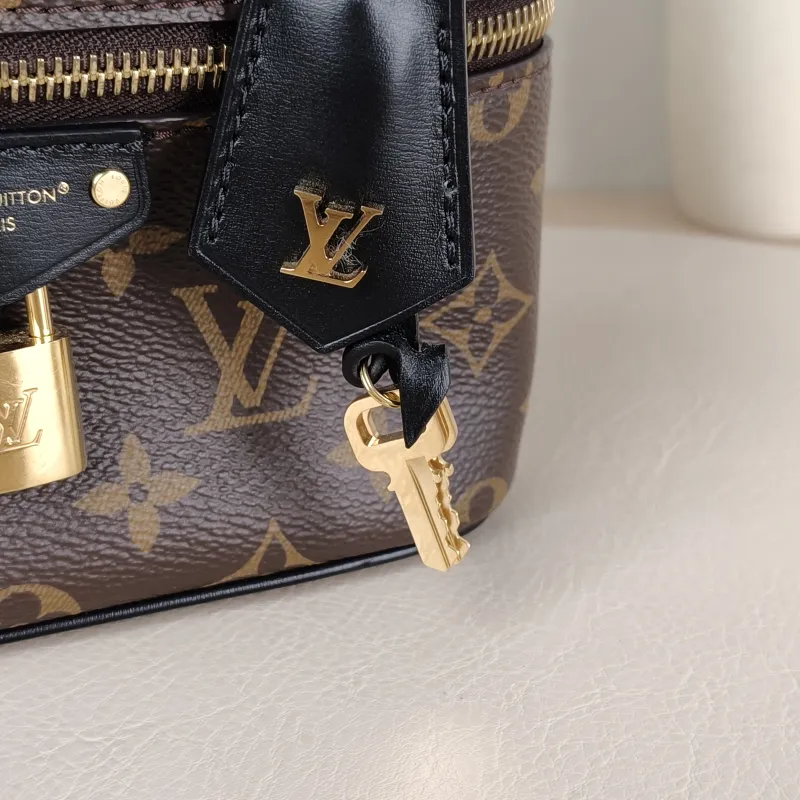 Louis Vuitton Shoulder Bag VANITY POUCH Cosmetic Bag Monogram PVC One Size19 × 6.5 × 11.5 cm — detail view 8 of 14