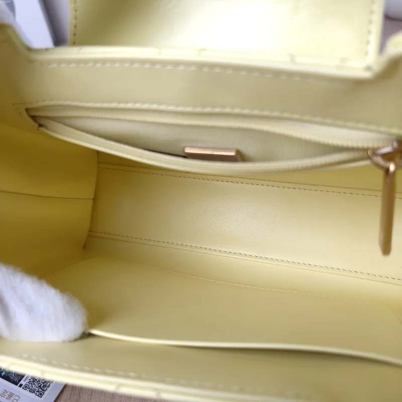 Chanel Crossbody Bag Kelly Yellow Waxed Leather Mini 19 × 7 × 13 cm — detail view 5 of 11