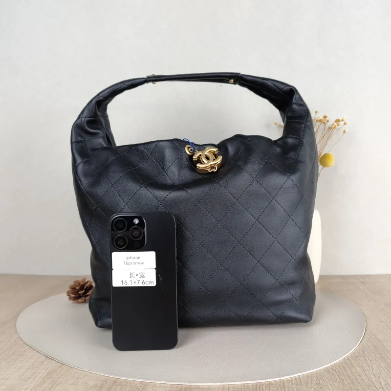 Chanel Crossbody Bag 26c hobo Black Calfskin Large 37 × 8 × 30 cm — cover view 4 of 5