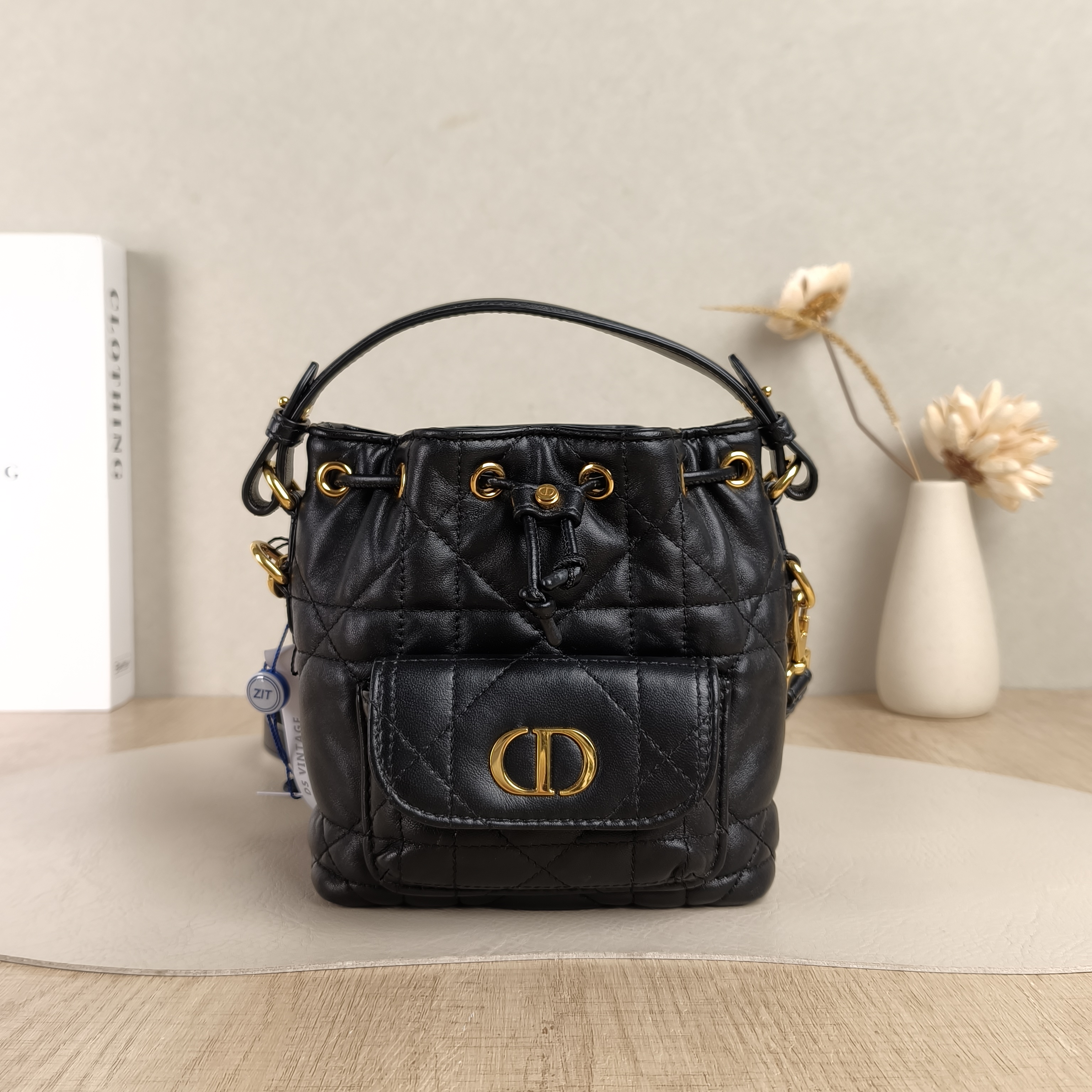 DIOR Crossbody Bag Caro Bucket Bag Black Lambskinmini14 × 7 × 15 cm