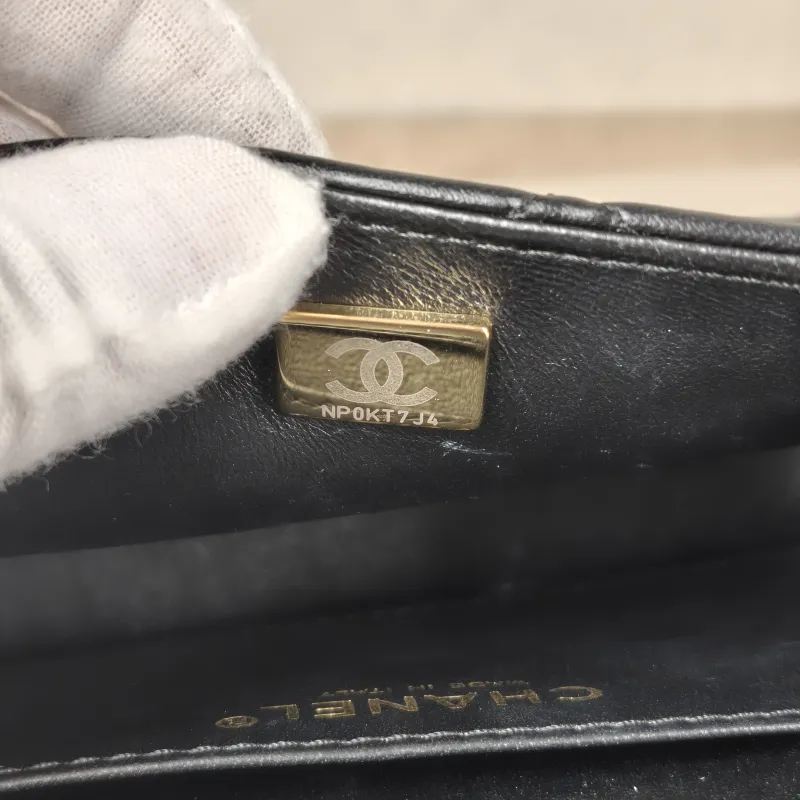 Chanel Crossbody Bag24p Pearl Black Lambskinmini17 × 5 × 12.5 cm — detail view 14 of 14