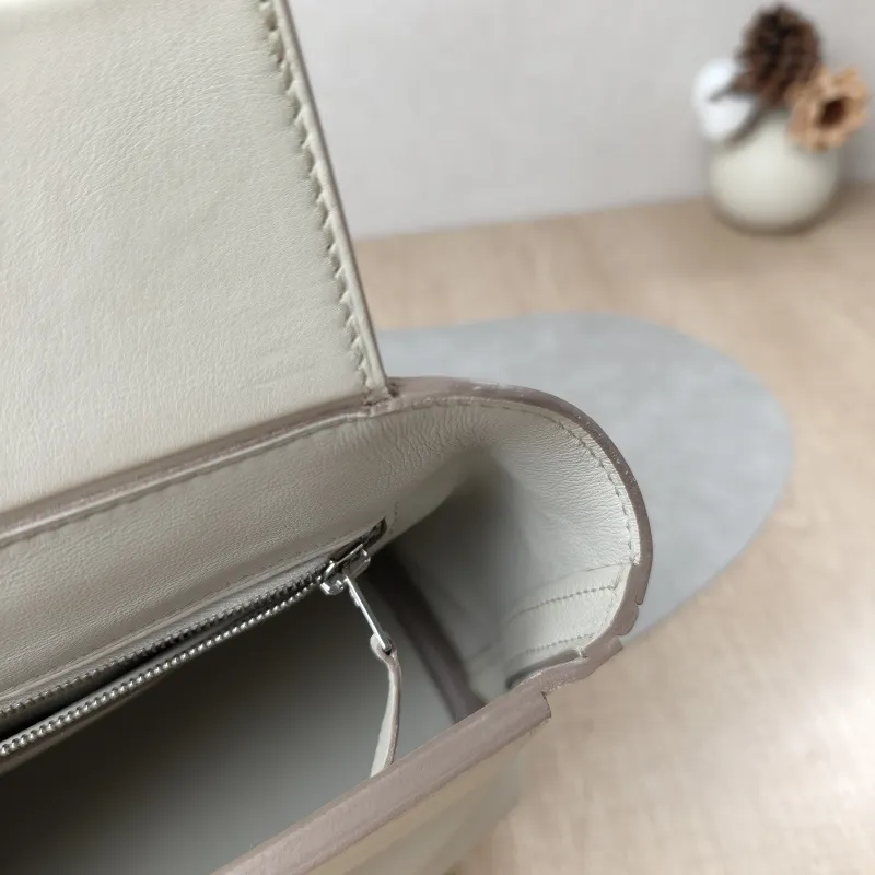 Hermès Crossbody Bag24 · 24 21 Shoulder Bagmini — detail view 6 of 20