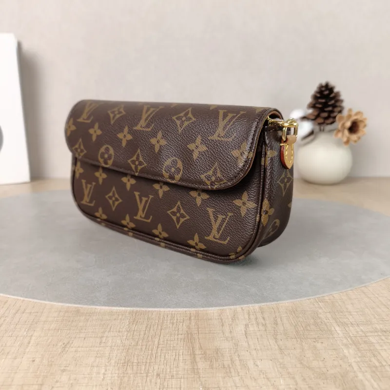 Louis Vuitton Crossbody Bag IVY Monogram PVC Small23.5 × 4.3 × 12 cm — cover view 3 of 6