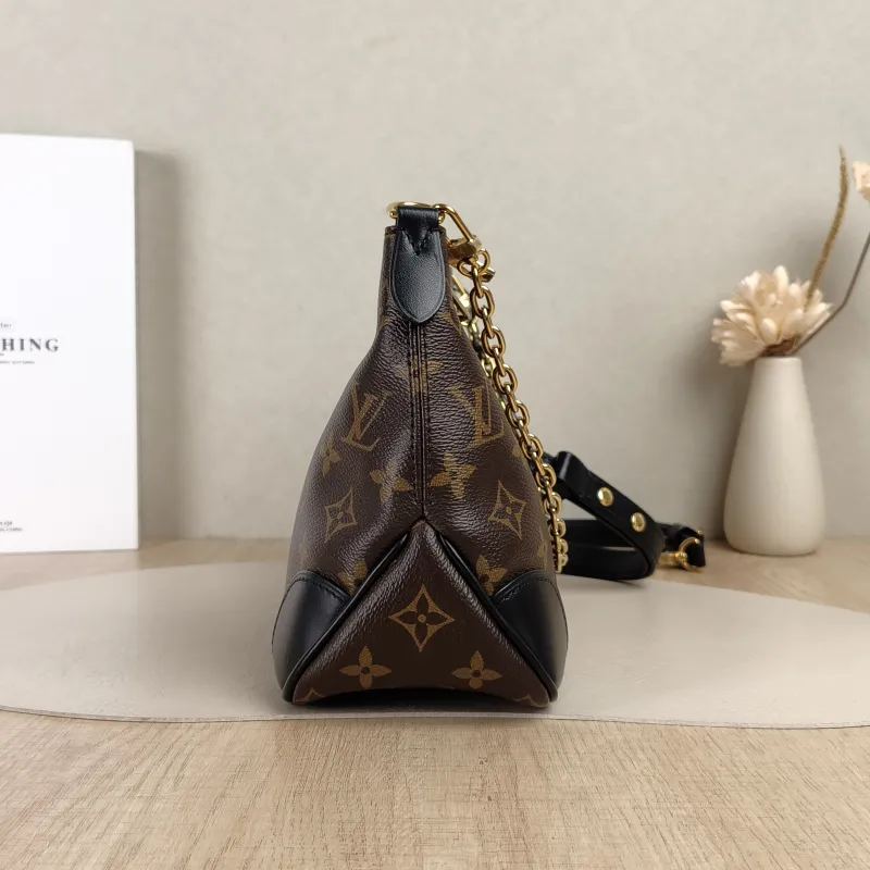 Louis Vuitton Crossbody Bag Boulogne PVC Small26 × 9.5 × 16 cm — detail view 4 of 13