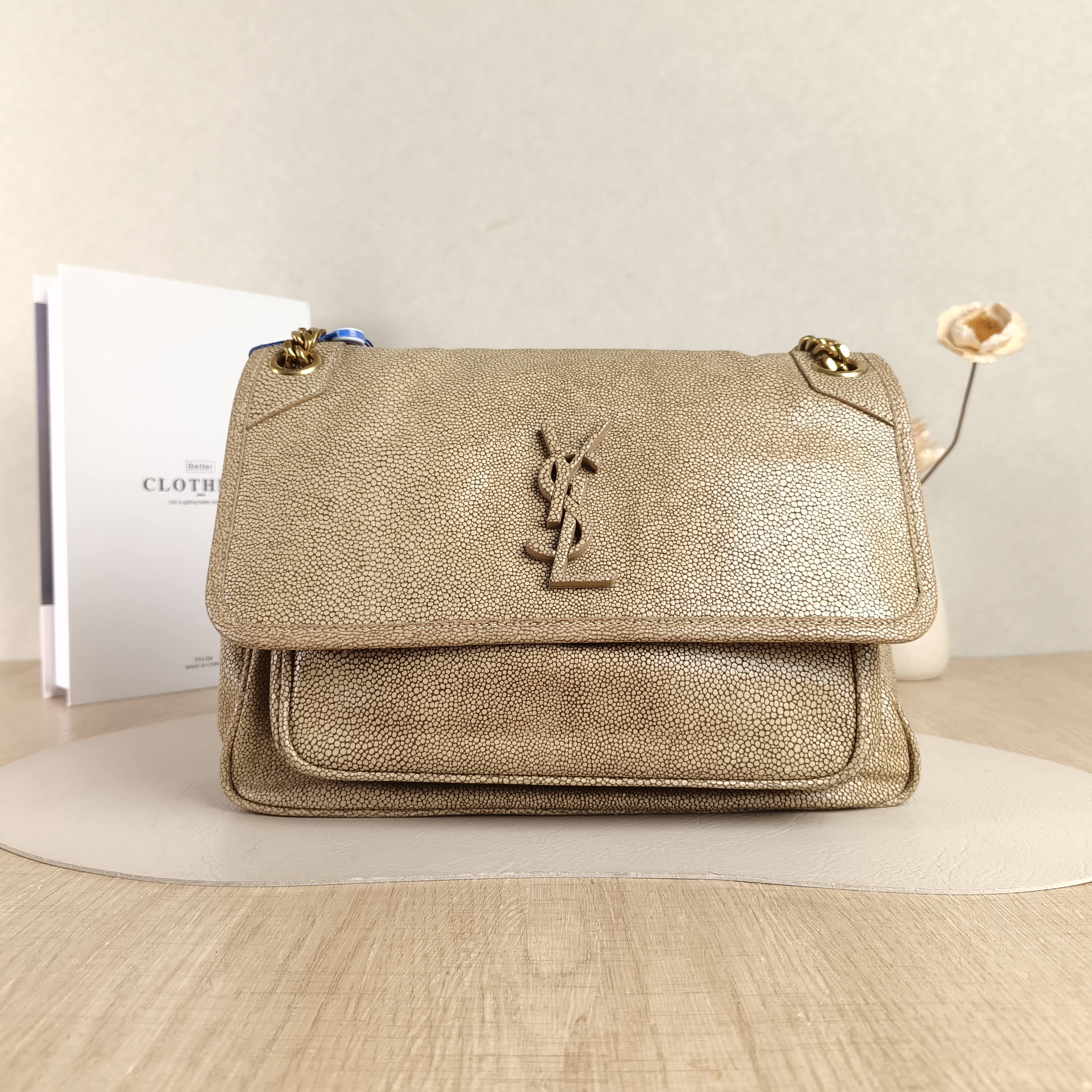 SAINT LAURENT Crossbody Bag Niki Pearl Medium28 × 8.5 × 20 cm