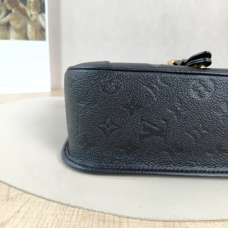 Louis Vuitton Crossbody Bag Diane Baguette Bag Black Empreinte Embossed Calfskin Small24 × 9 × 15 cm — detail view 10 of 14