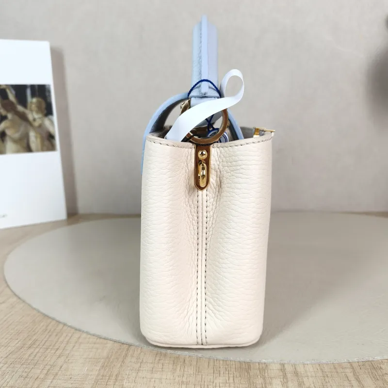 Louis Vuitton Shoulder Bag Capucines Blue White Calfskin Mini 21 × 8 × 14 cm — detail view 3 of 14