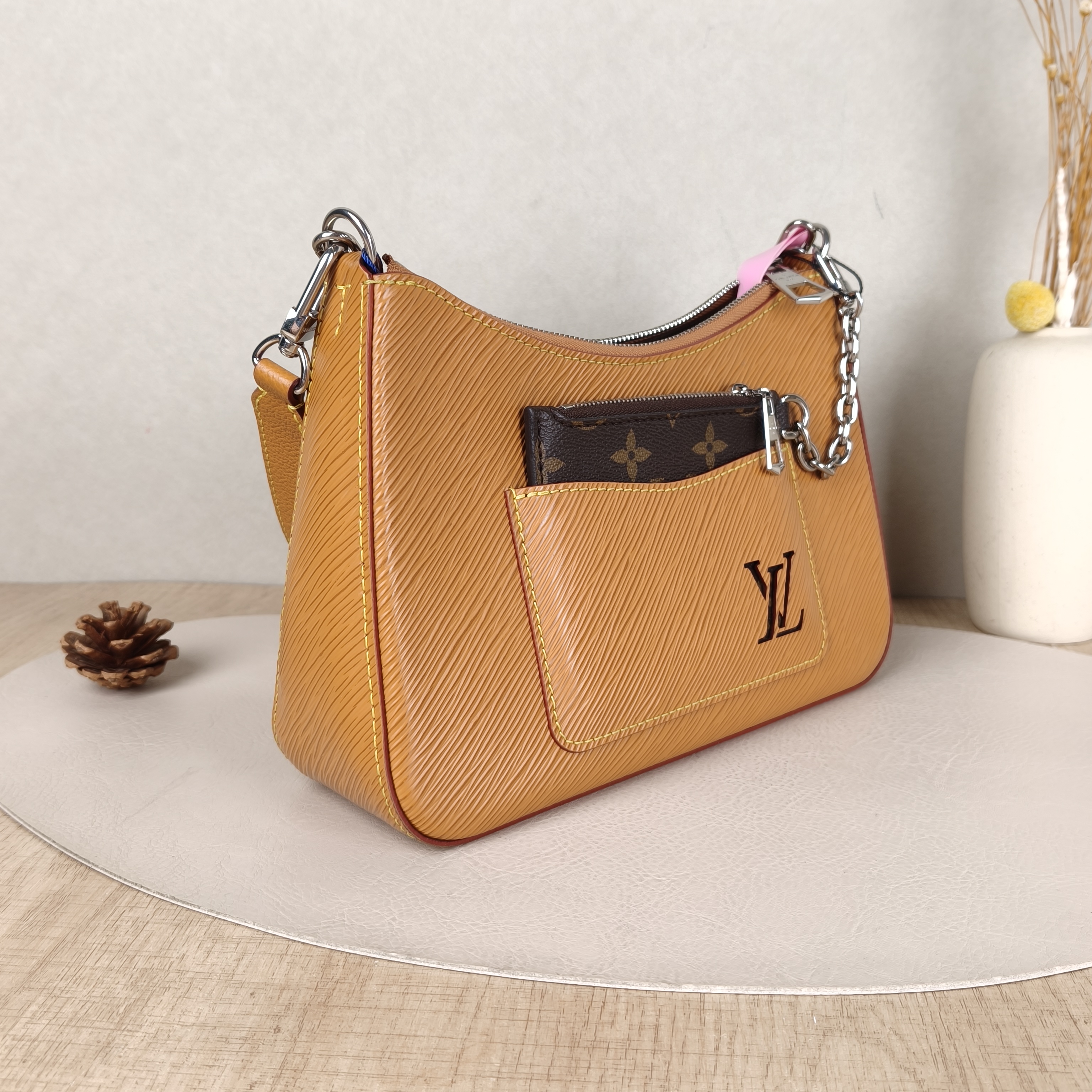 Louis Vuitton Crossbody Bag MARELLE Epi Embossed Calfskin Small25 × 8 × 15 cm — cover view 2 of 5