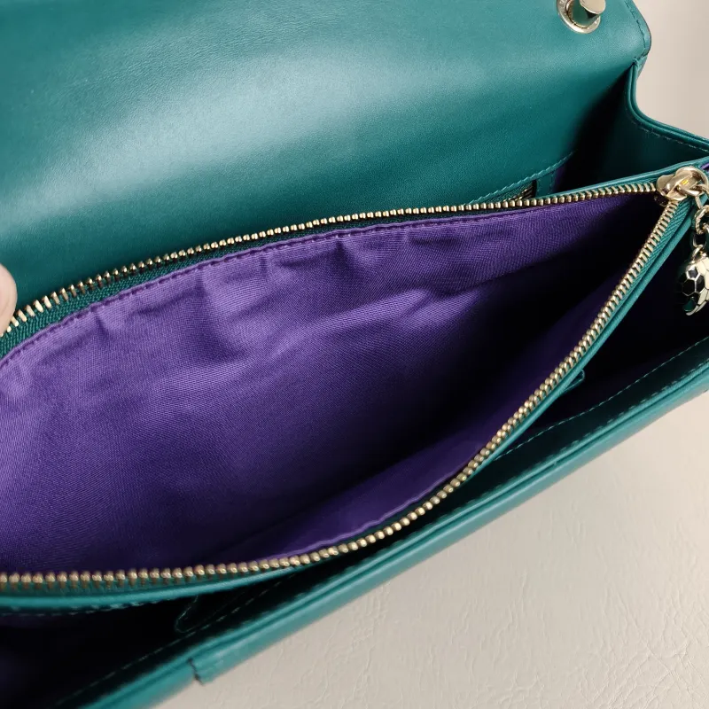 Bvlgari Crossbody Bag Serpenti Forever Collection Crossbody Bag Green Calfskin Medium 28 × 7.5 × 19 cm — detail view 3 of 12