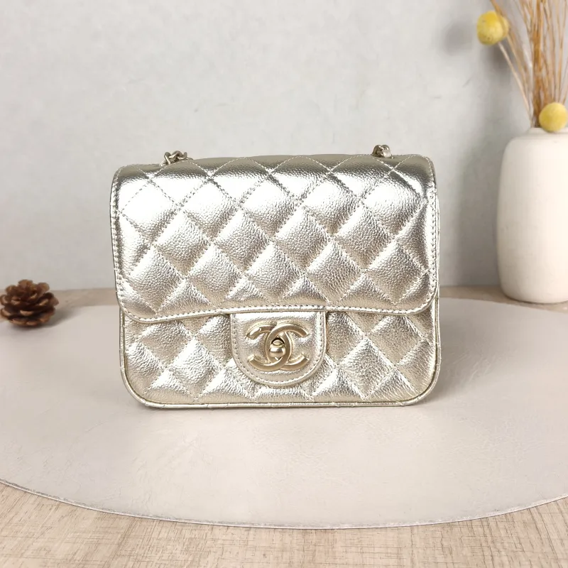 Chanel Crossbody Bag c Gold Grained Calfskin Mini 17 × 7 × 13.5 cm