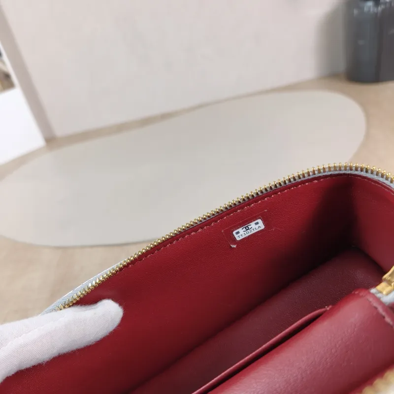 Chanel Crossbody Bag lp Box Bag Top Handle Crossbody Bag Silver Calfskin 19.5 × 5 × 12 cm — detail view 4 of 12