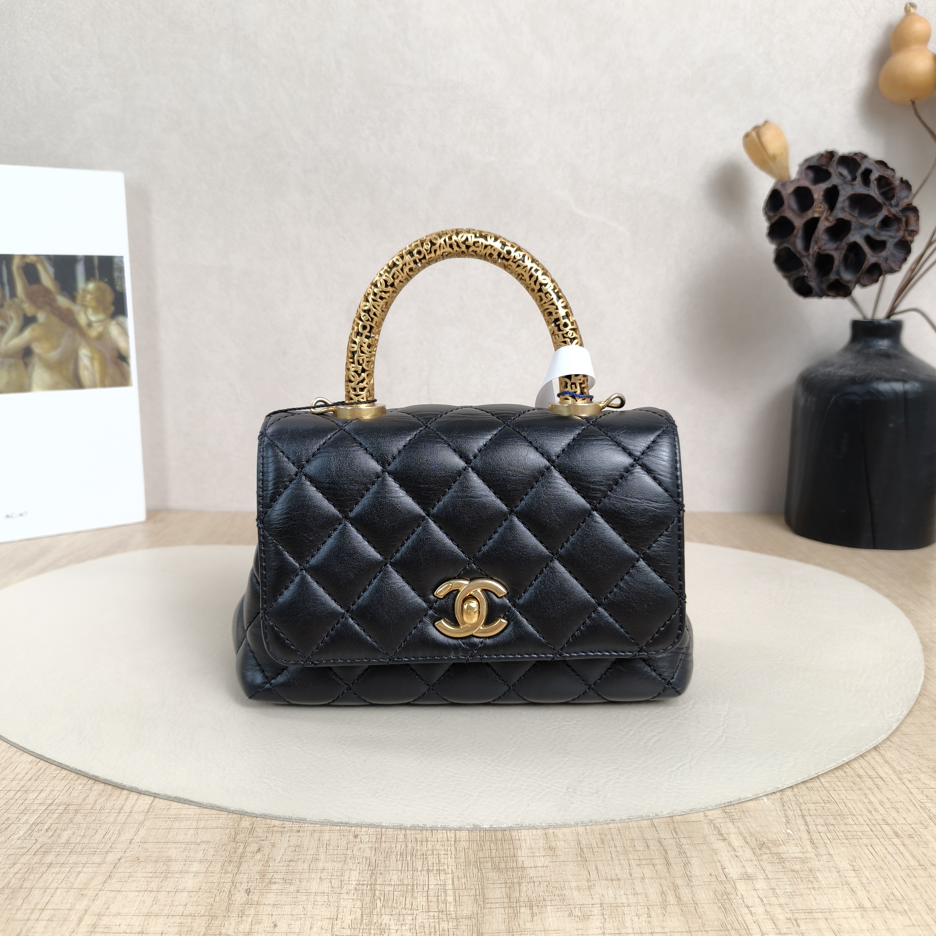 Chanel Top Handle Bag22a Coco Handle​Black CC alfskinmini19 × 9 × 13 cm