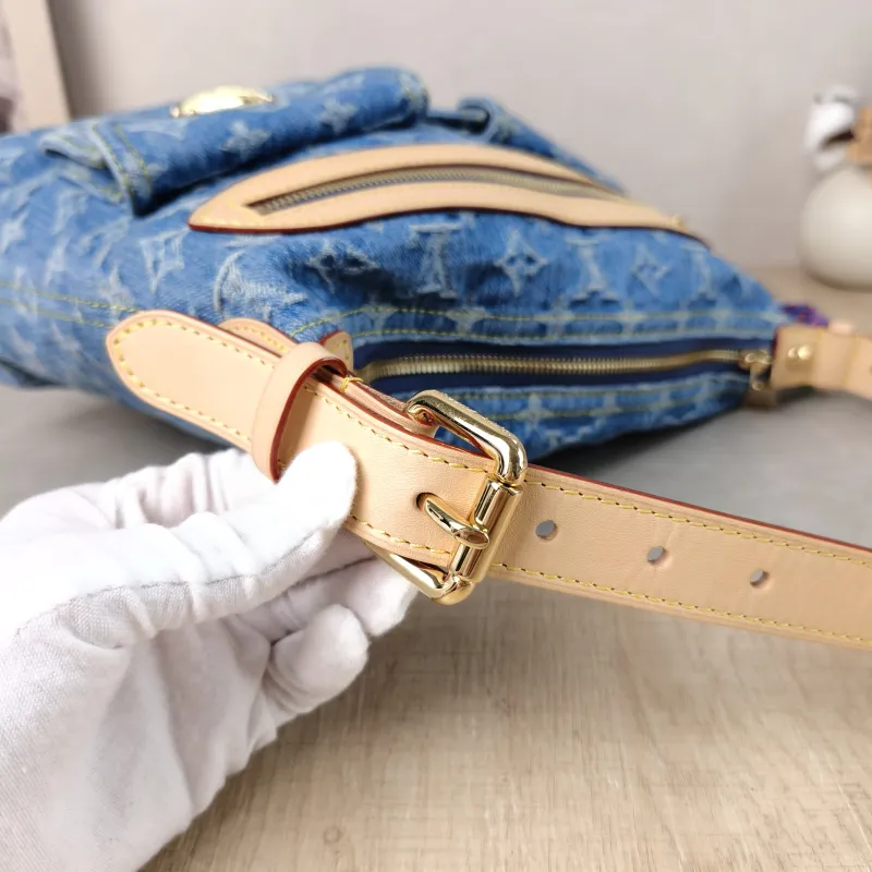 Louis Vuitton Shoulder Bag Baggy hobo Shoulder Bag Blue One Size 30 × 13 × 22 cm — detail view 4 of 13