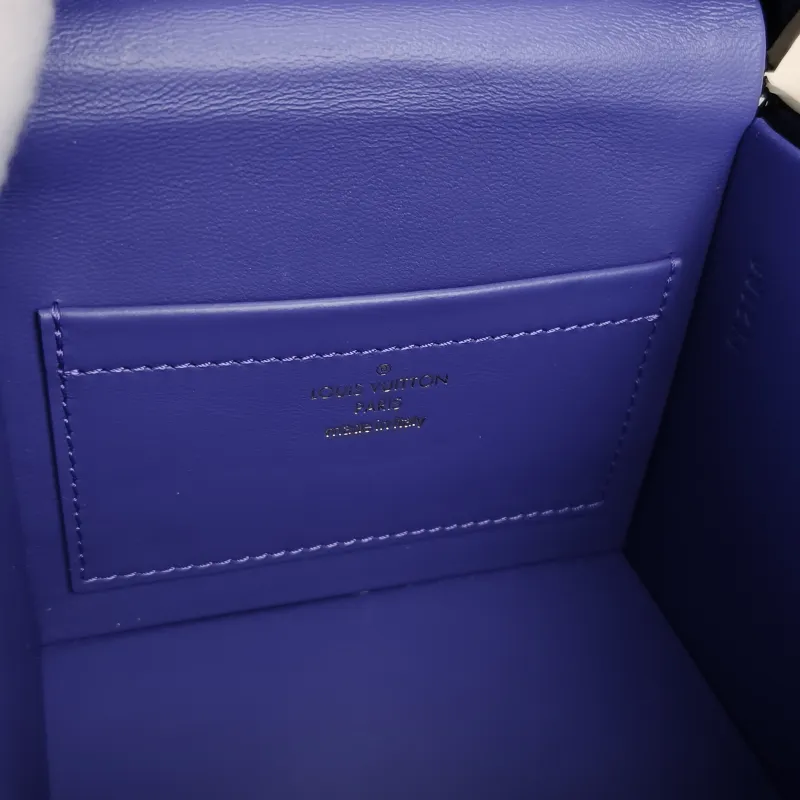 Louis Vuitton Top Handle Bag Bleecker Box Box Black Patent Leather 12 × 12 × 12 cm — detail view 2 of 14